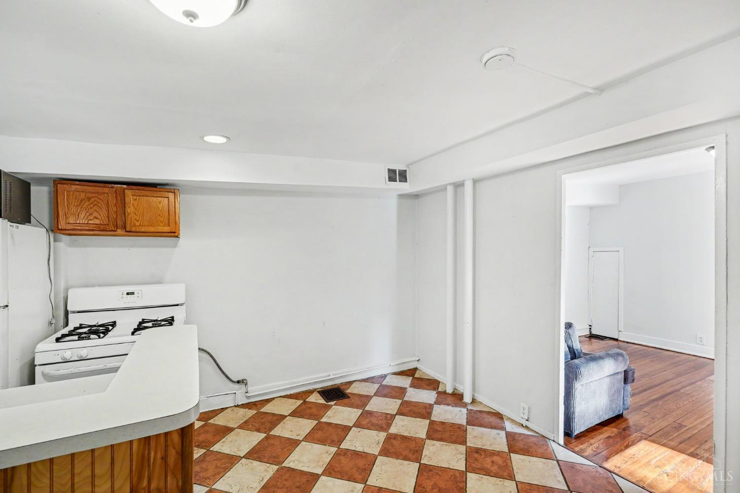 115 Parker Street Property Photo 4