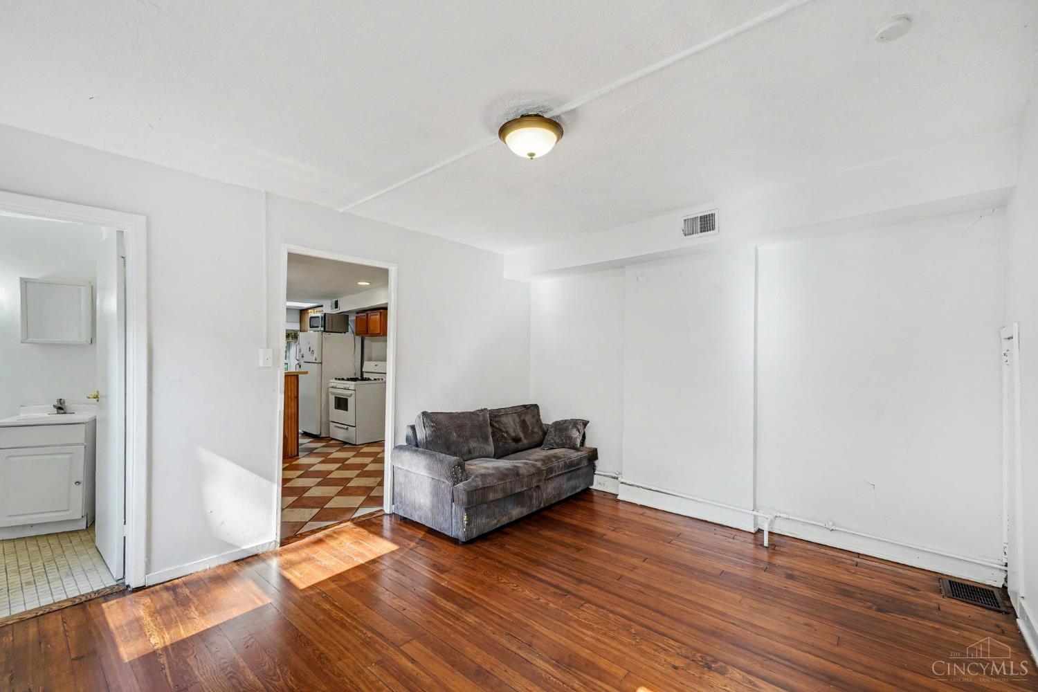 115 Parker Street Property Photo 7