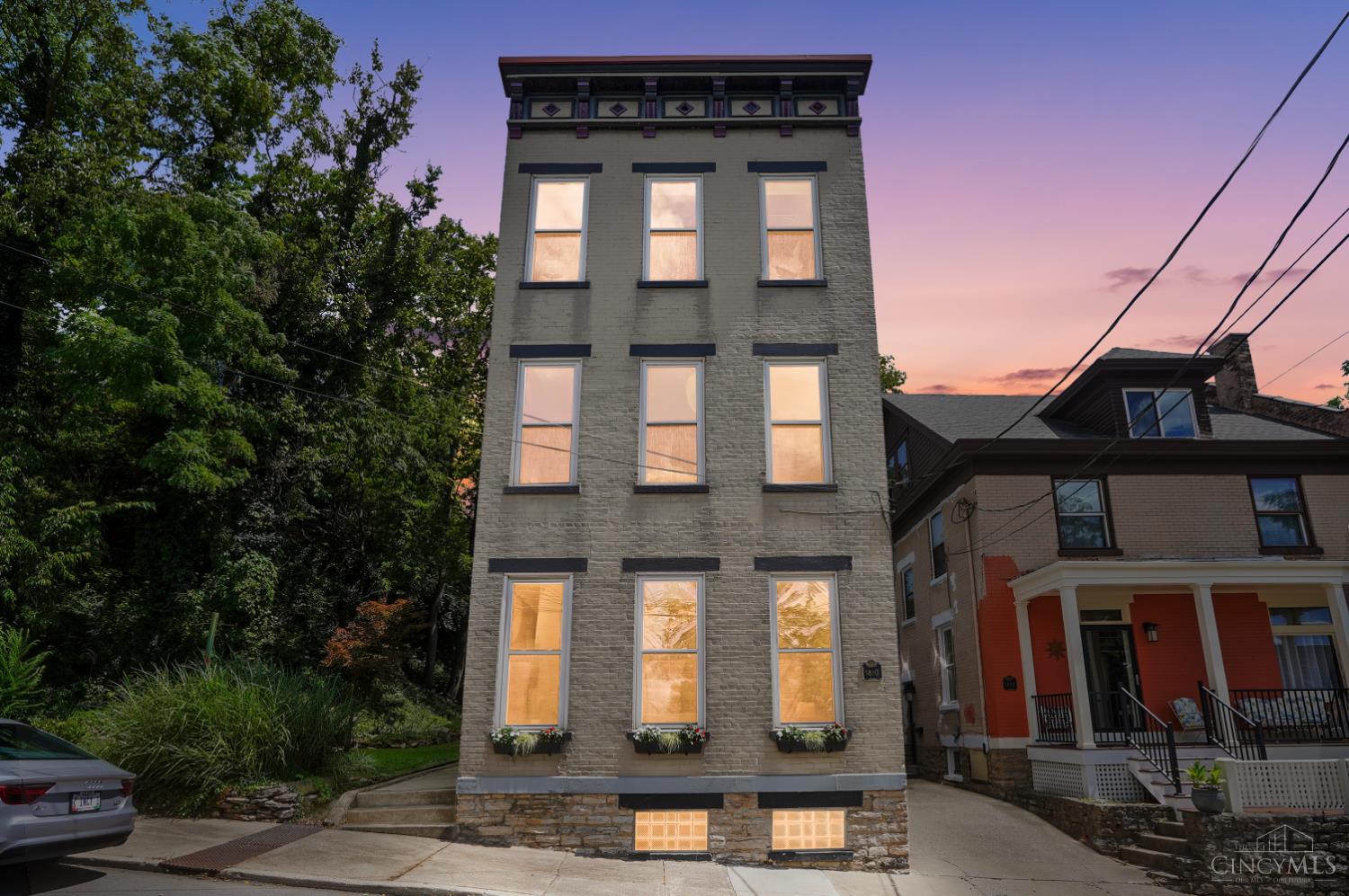 1810 Walker Street Property Photo 1