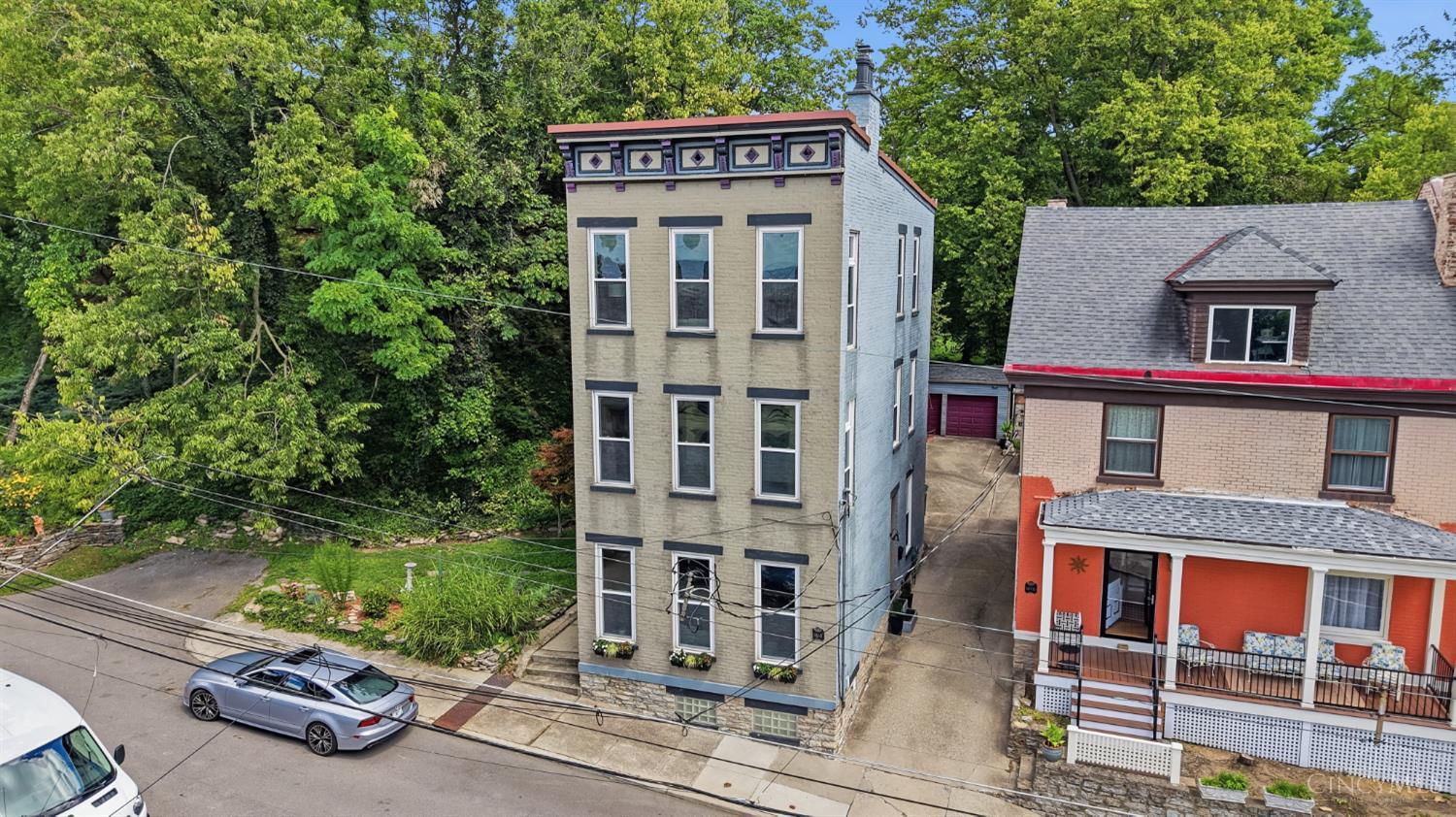 1810 Walker Street Property Photo 3