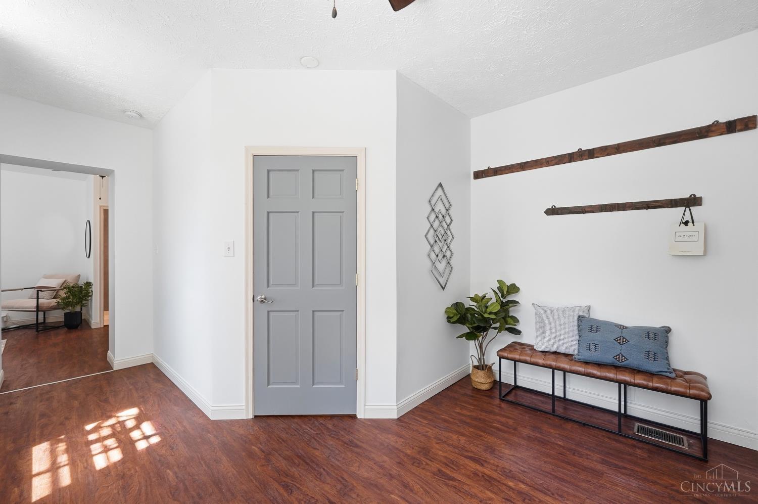 1810 Walker Street Property Photo 21