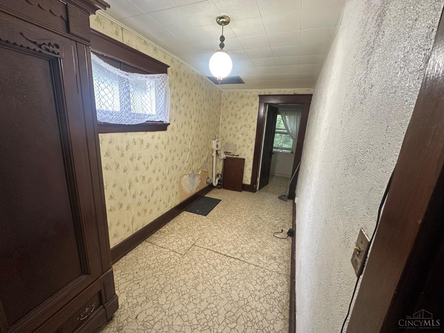 1216 Carson Avenue Property Photo 6