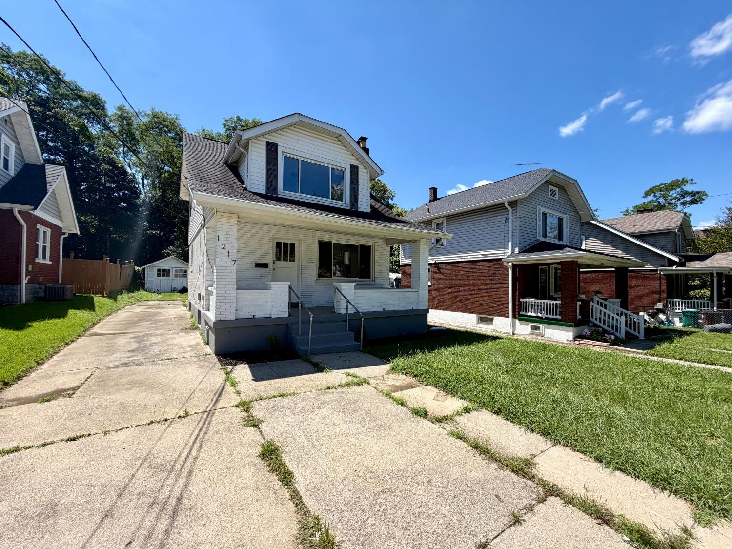 1217 Groesbeck Rd Property Photo 1