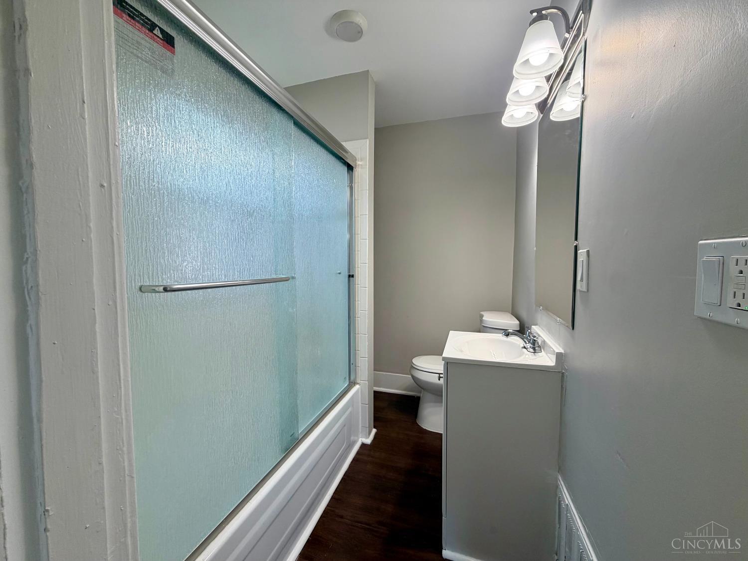 1217 Groesbeck Rd Property Photo 6