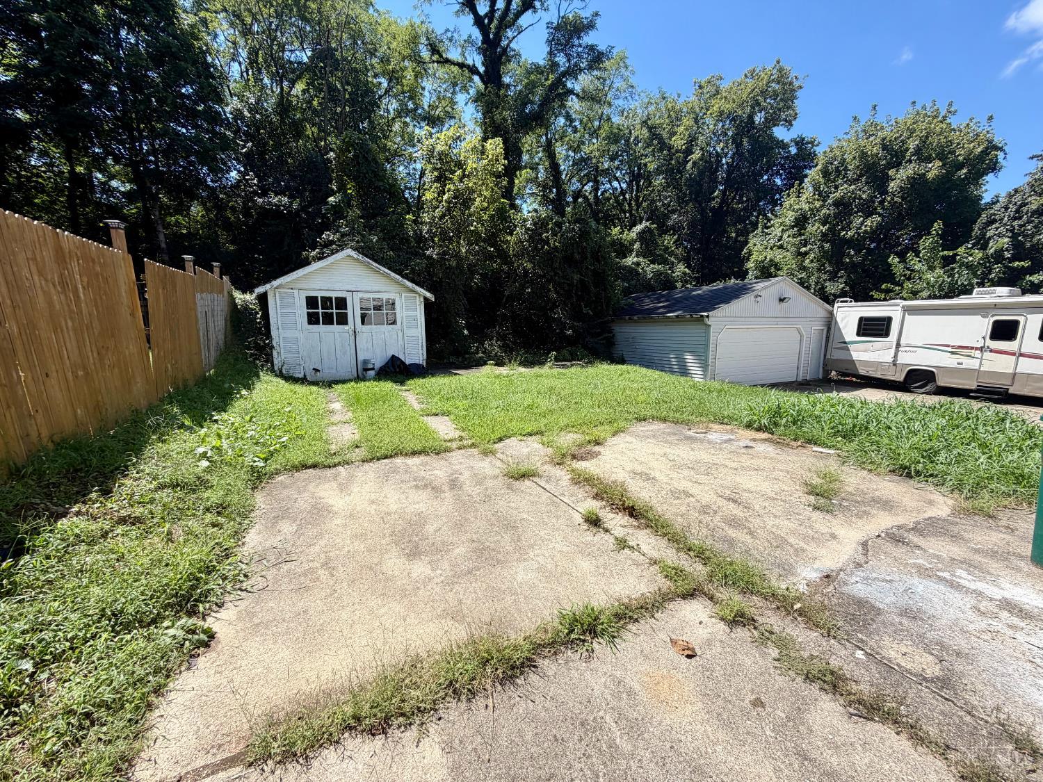 1217 Groesbeck Rd Property Photo 9