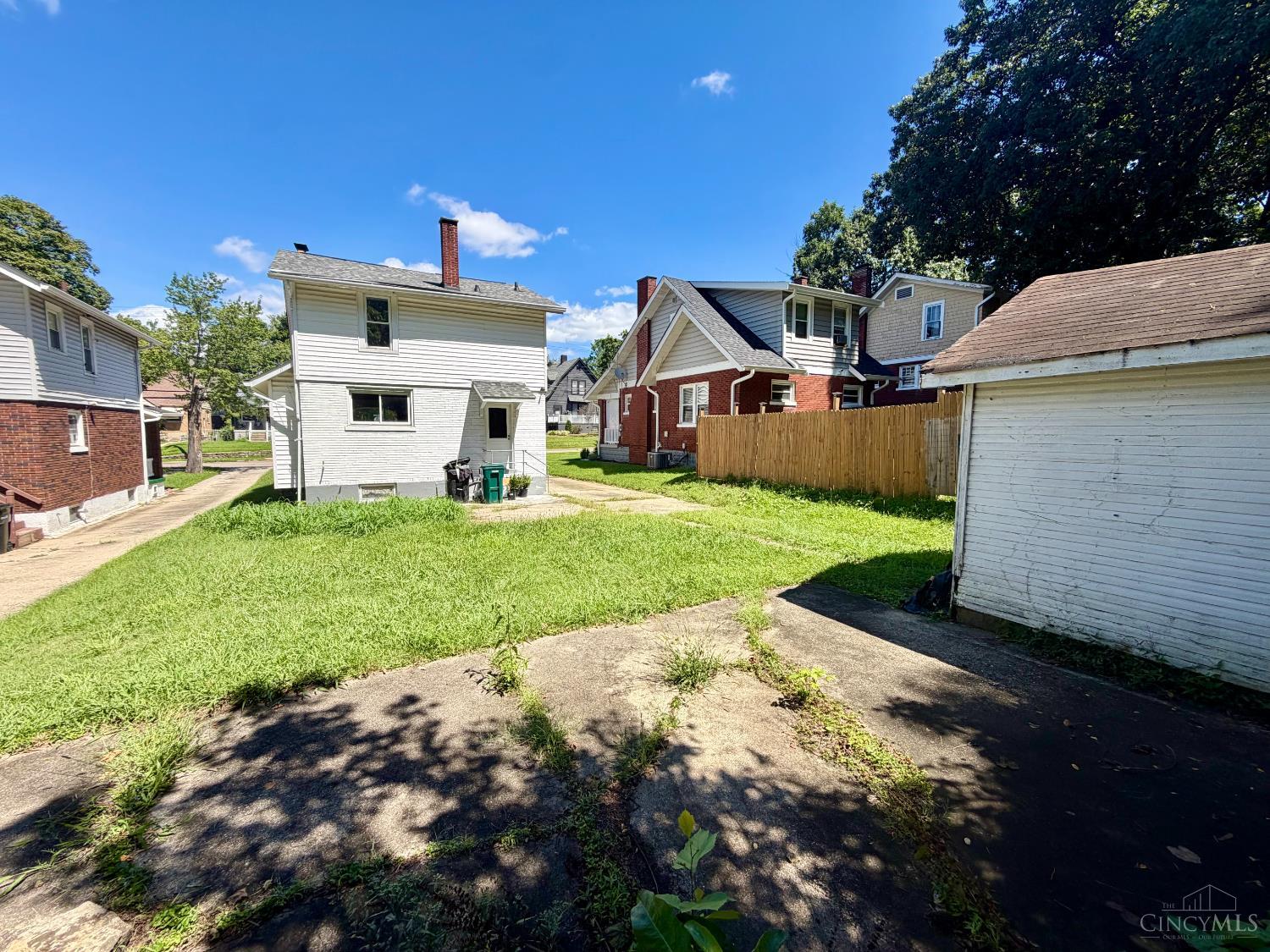 1217 Groesbeck Rd Property Photo 10