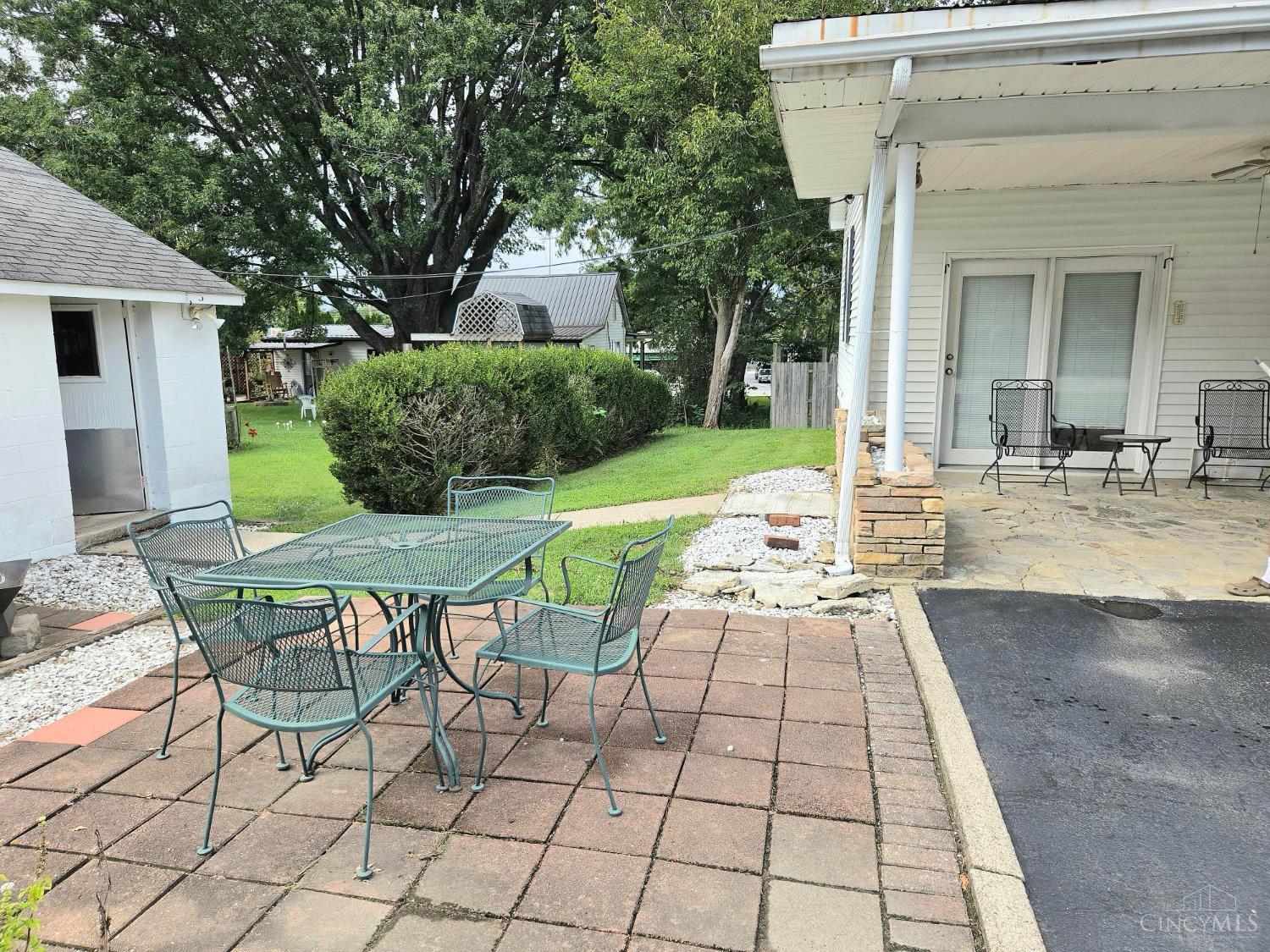 S 109 Glenn Street Property Photo 8