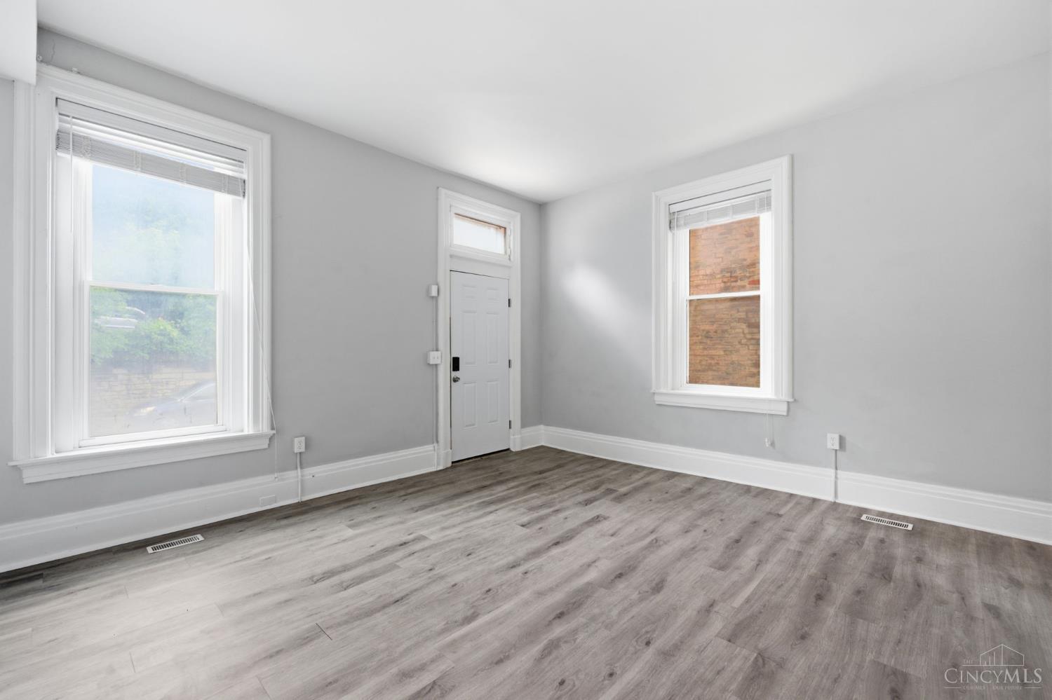 2281 Loth Street Property Photo 5