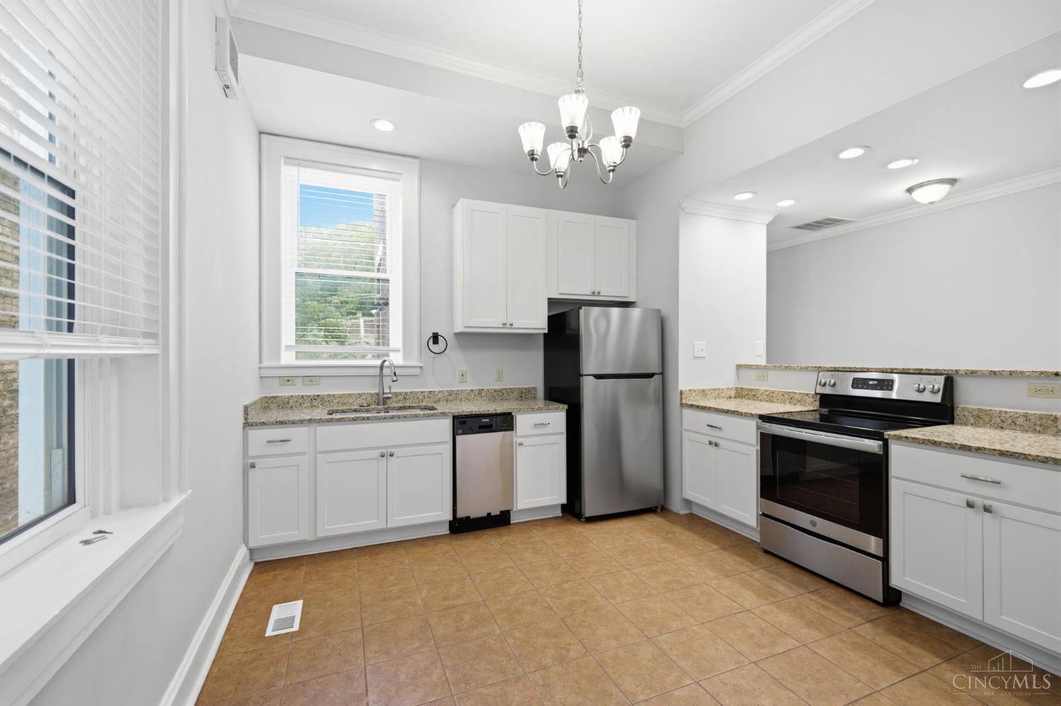 2281 Loth Street Property Photo 8