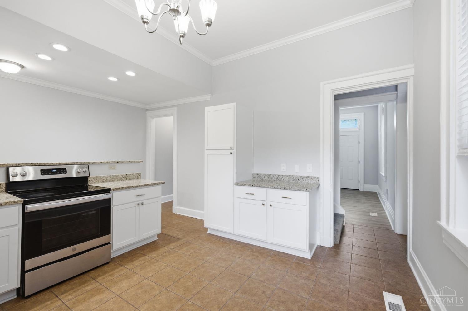 2281 Loth Street Property Photo 9