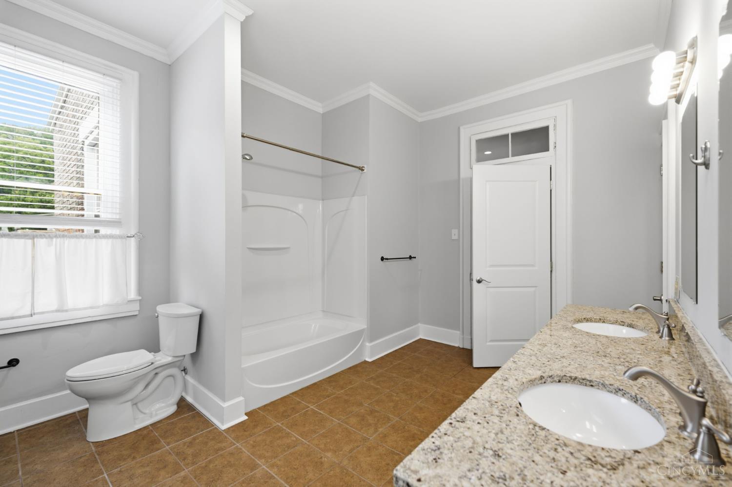 2281 Loth Street Property Photo 20