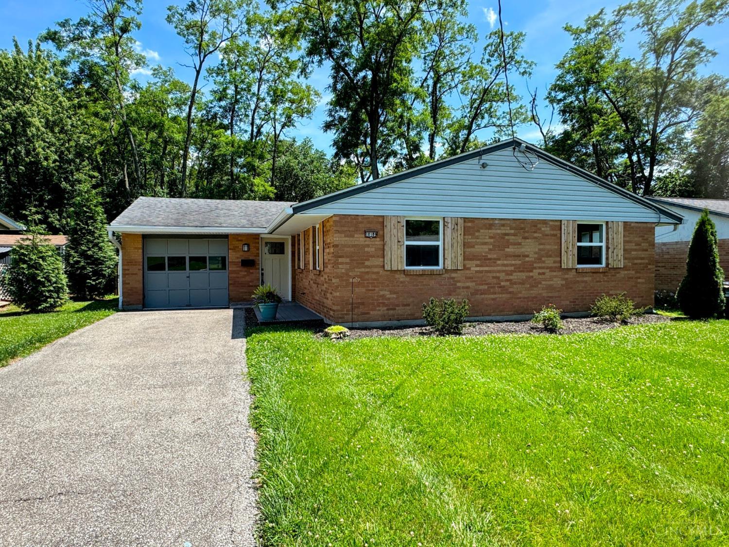 10189 Storm Drive Property Photo 1