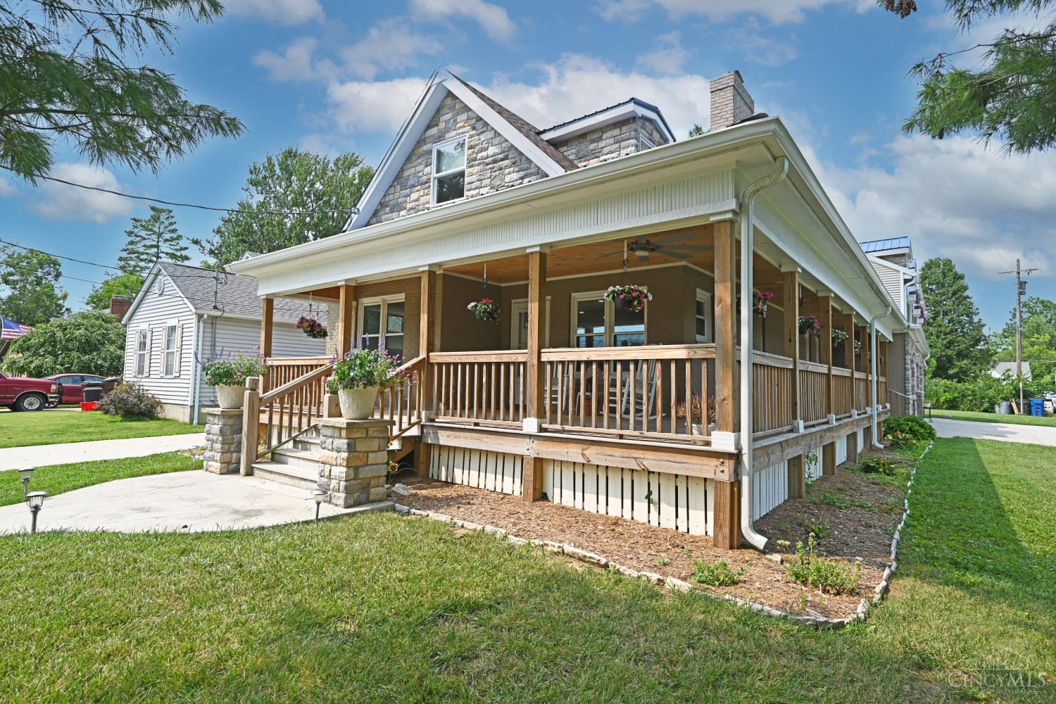 4648 Belleview Avenue Property Photo 2
