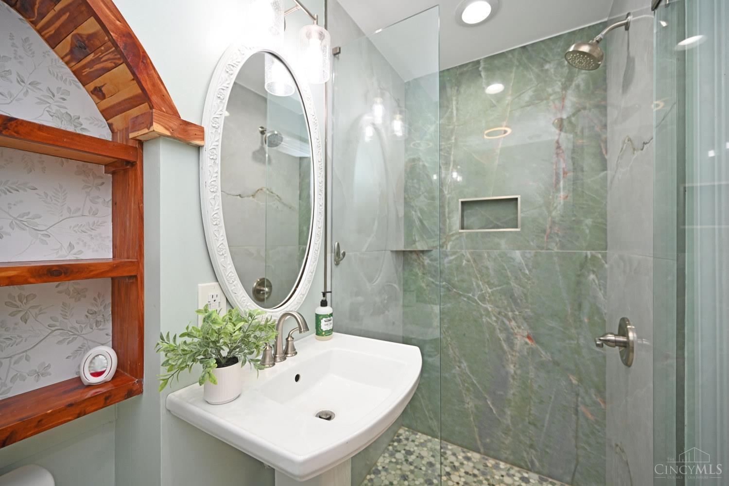 4648 Belleview Avenue Property Photo 20