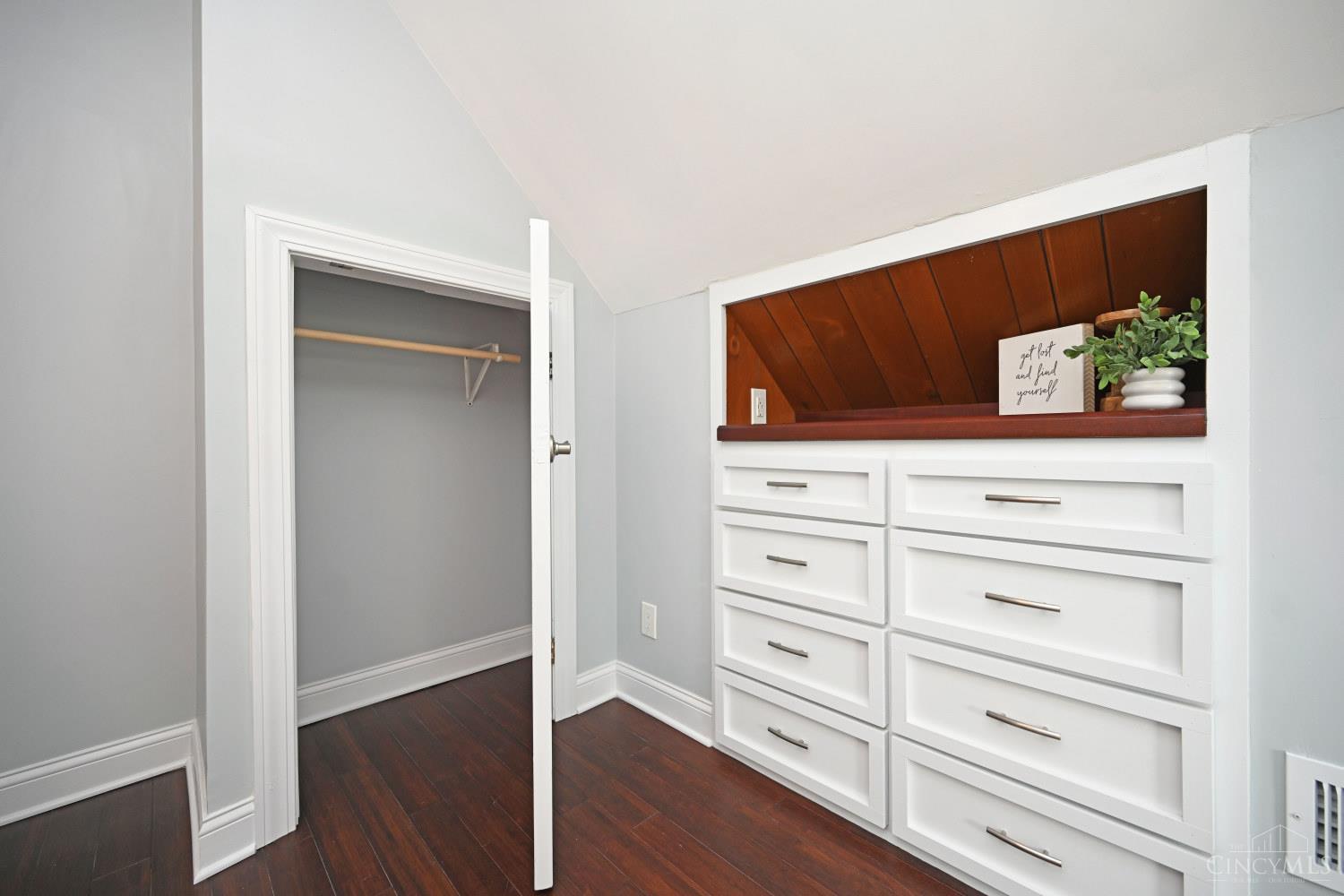 4648 Belleview Avenue Property Photo 41