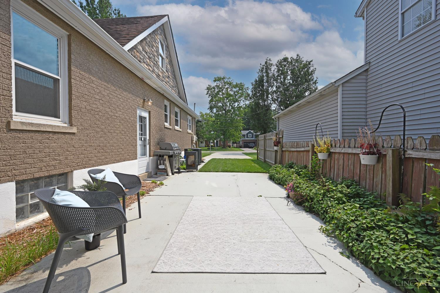 4648 Belleview Avenue Property Photo 63