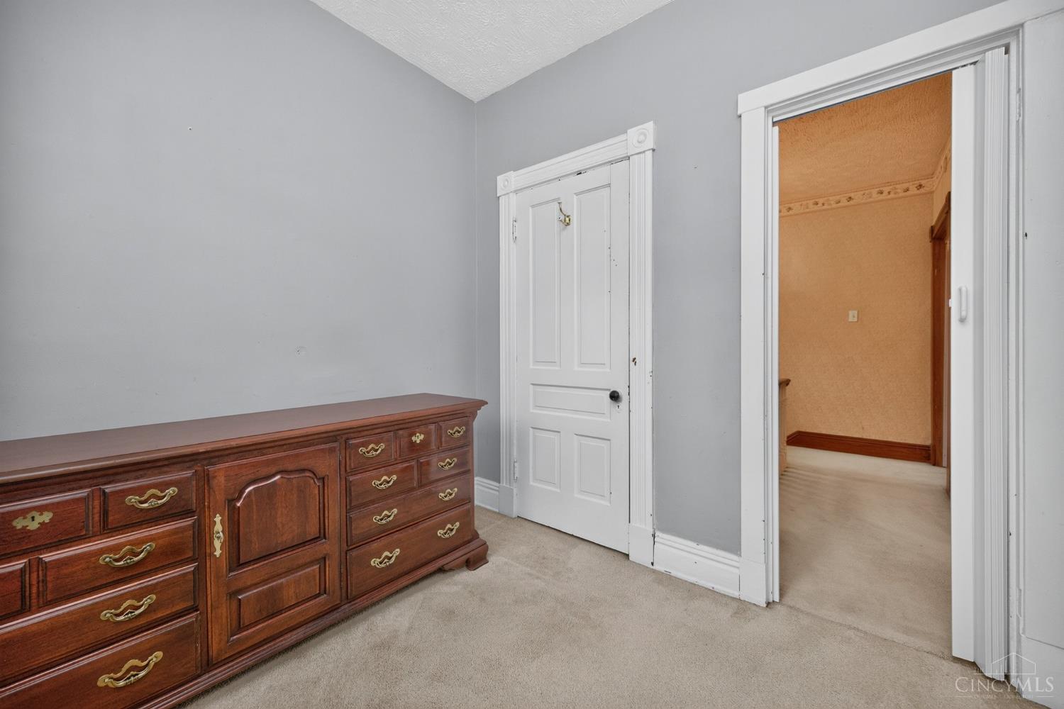 560 Delta Avenue Property Photo 52