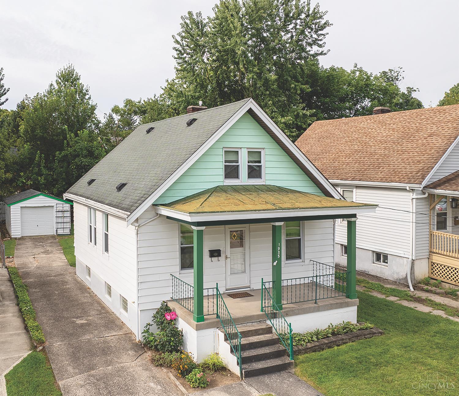 1935 Sterling Avenue Property Photo 1