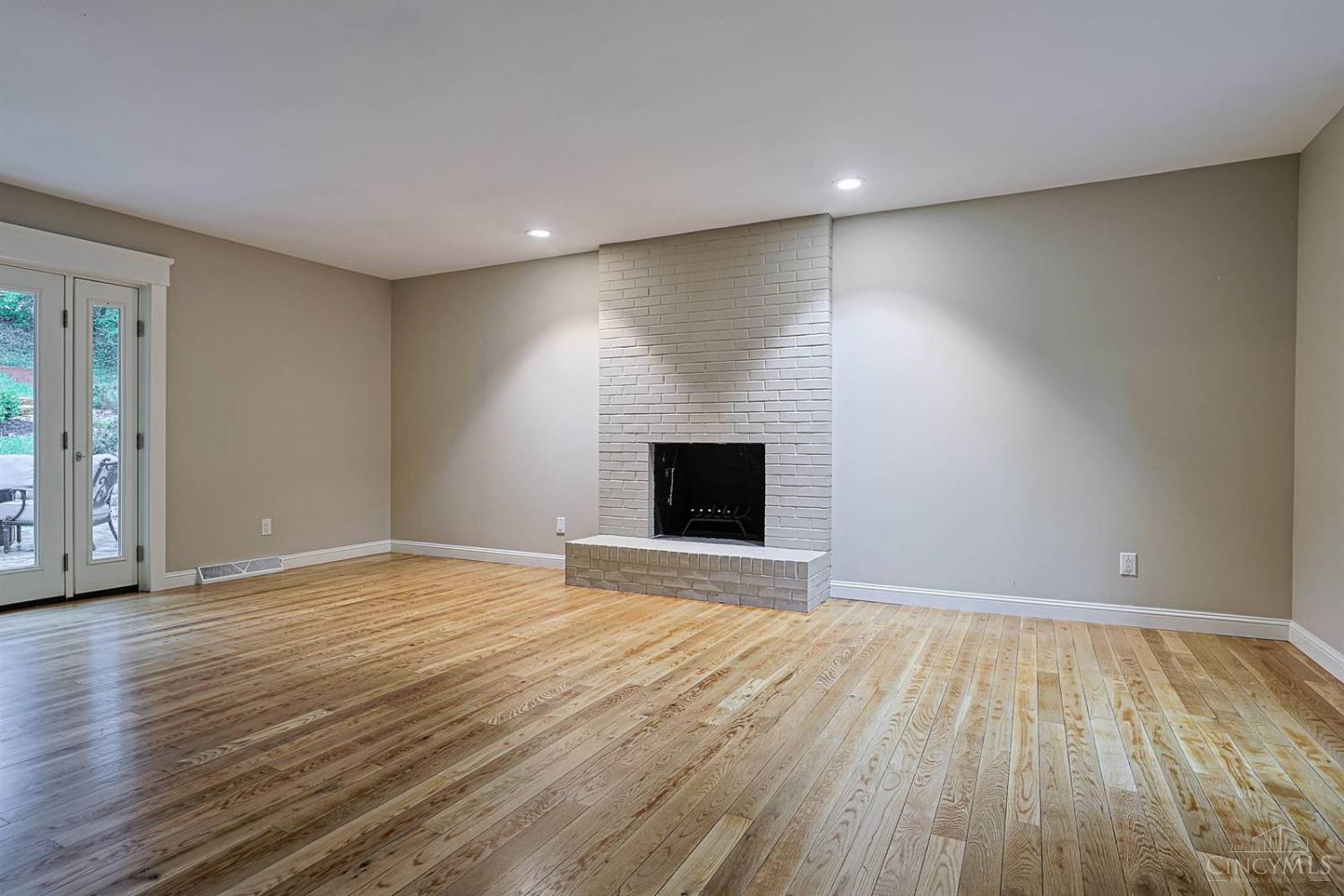 8732 Hollyhock Drive Property Photo 15