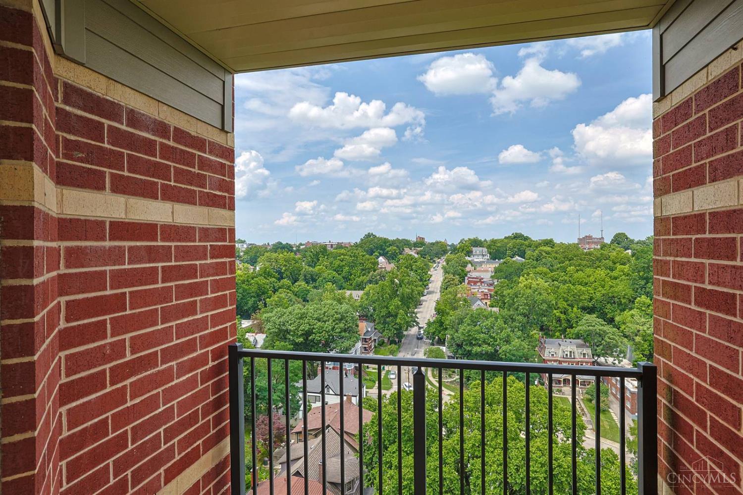 2145 Luray Avenue Property Photo 42