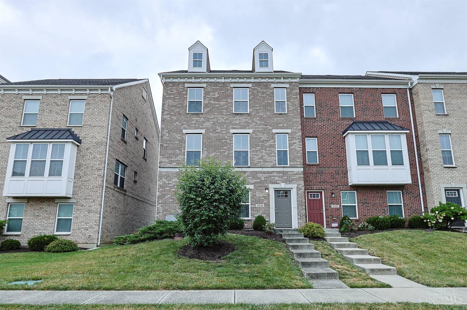 9558 Cobblestone Walk Property Photo 1