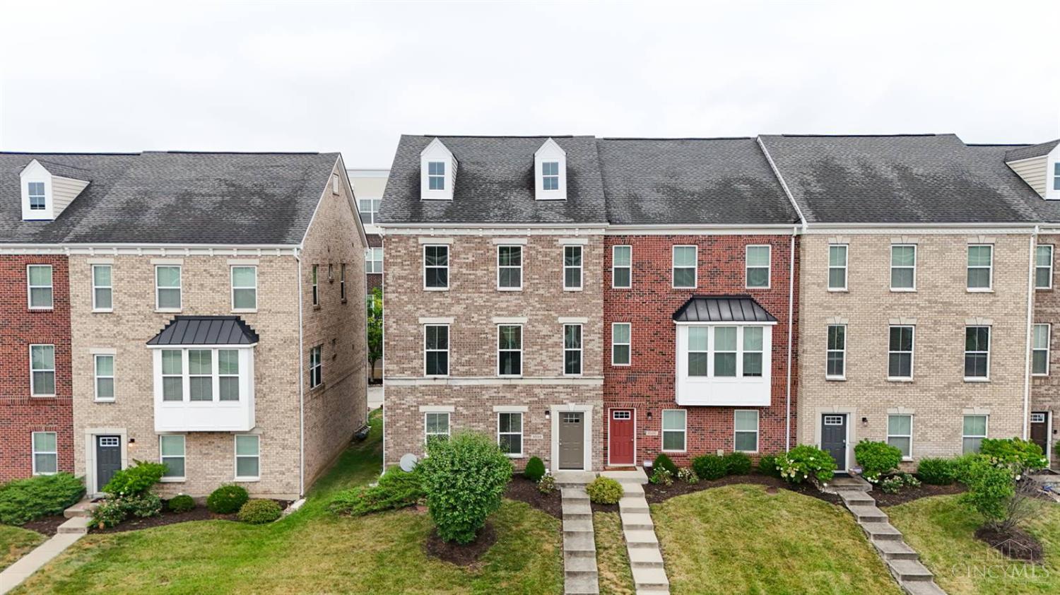 9558 Cobblestone Walk Property Photo 2
