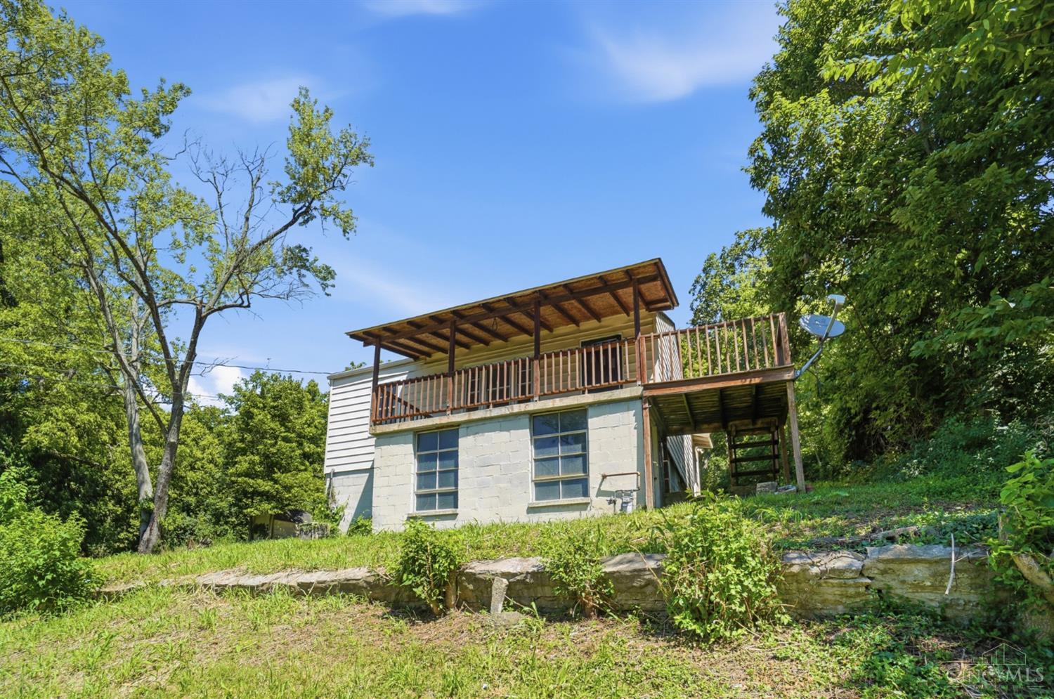 5474 River Road Property Photo 2