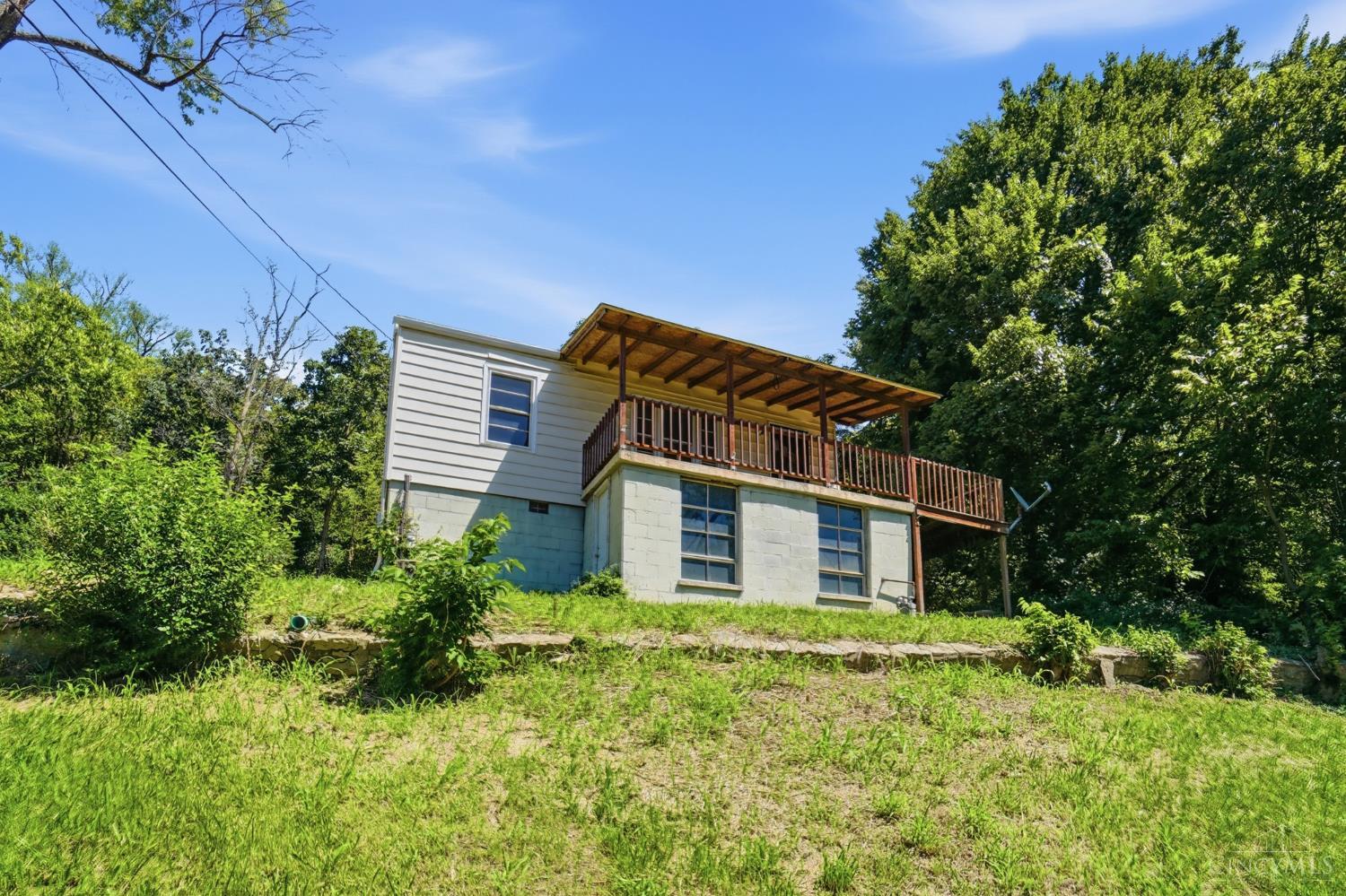 5474 River Road Property Photo 3
