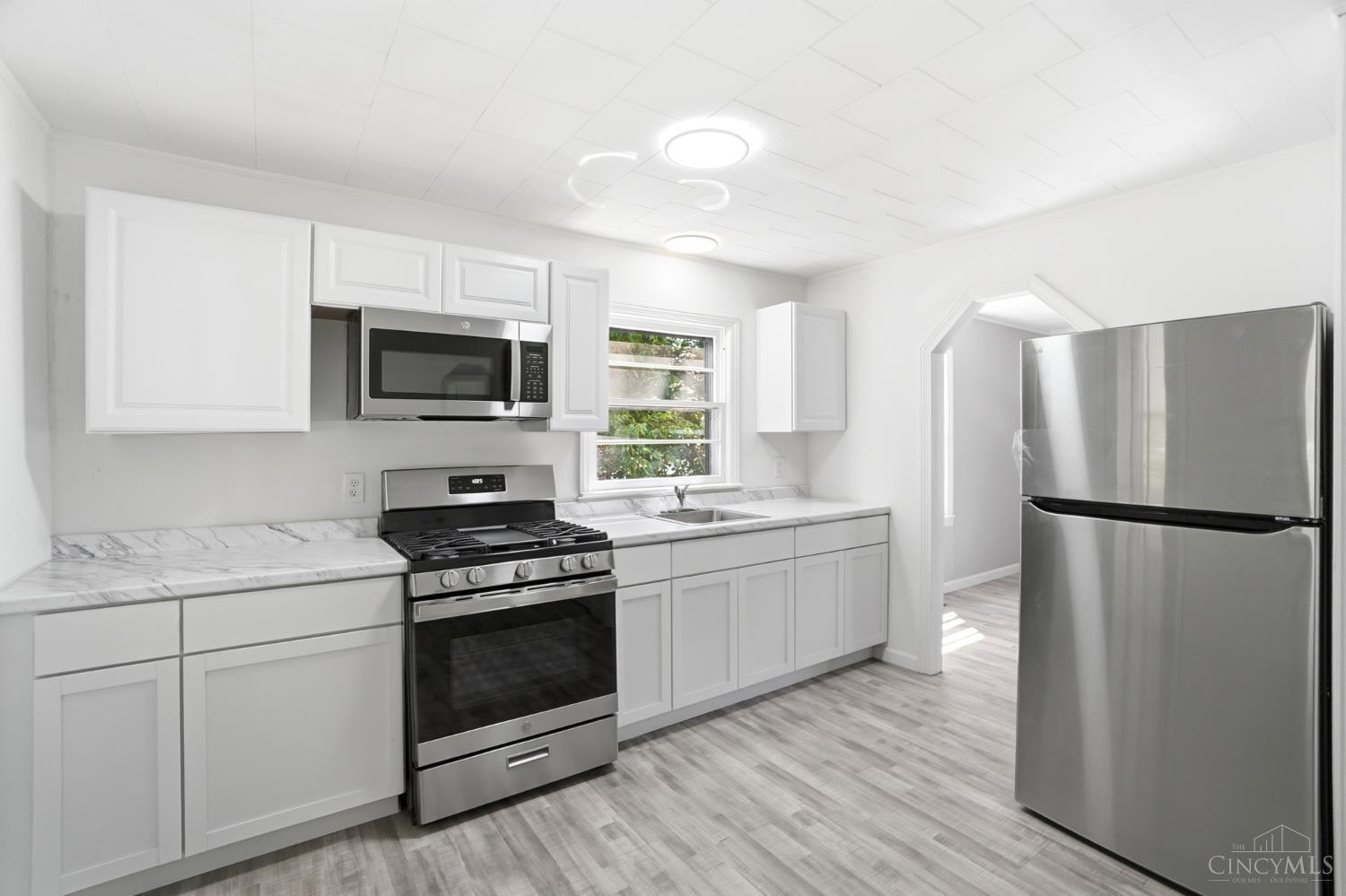 5474 River Road Property Photo 11