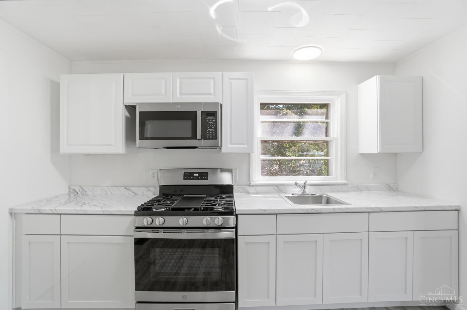 5474 River Road Property Photo 12