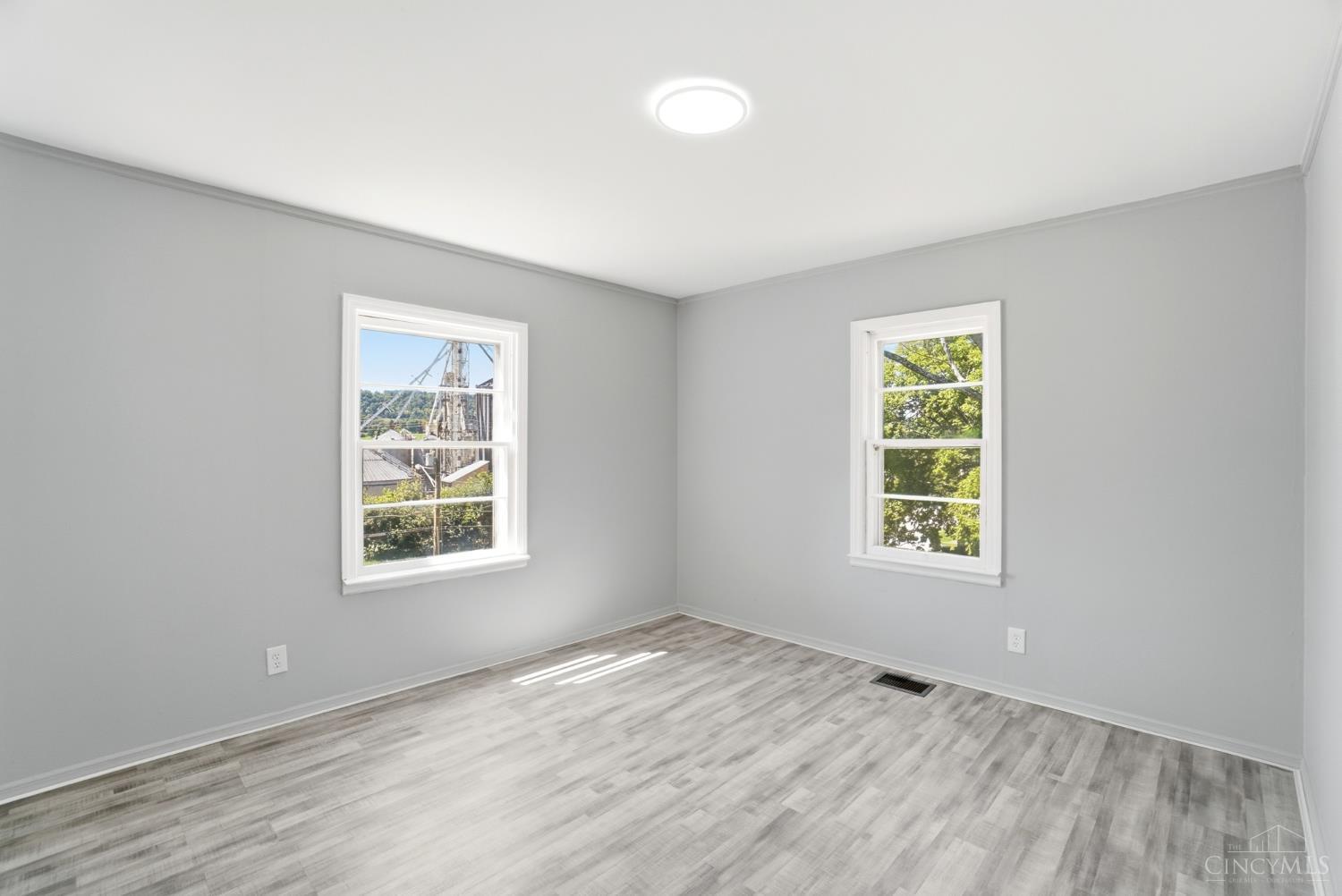 5474 River Road Property Photo 16