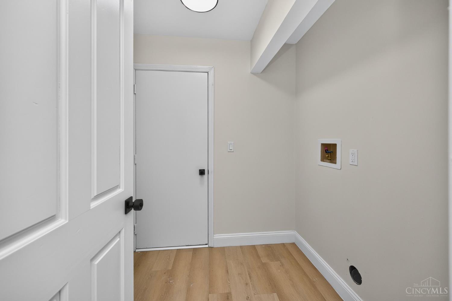 3200 Shadow Ridge Drive Property Photo 8