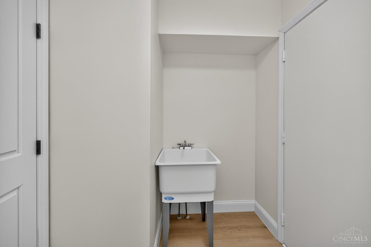 3200 Shadow Ridge Drive Property Photo 9