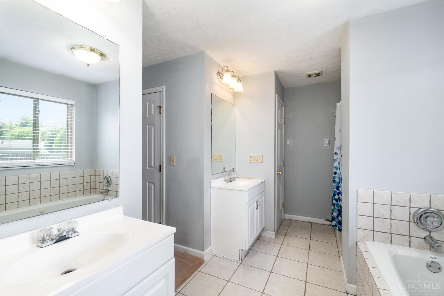 175 Douglas Circle Property Photo 12