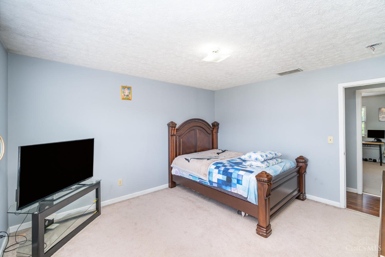 175 Douglas Circle Property Photo 13