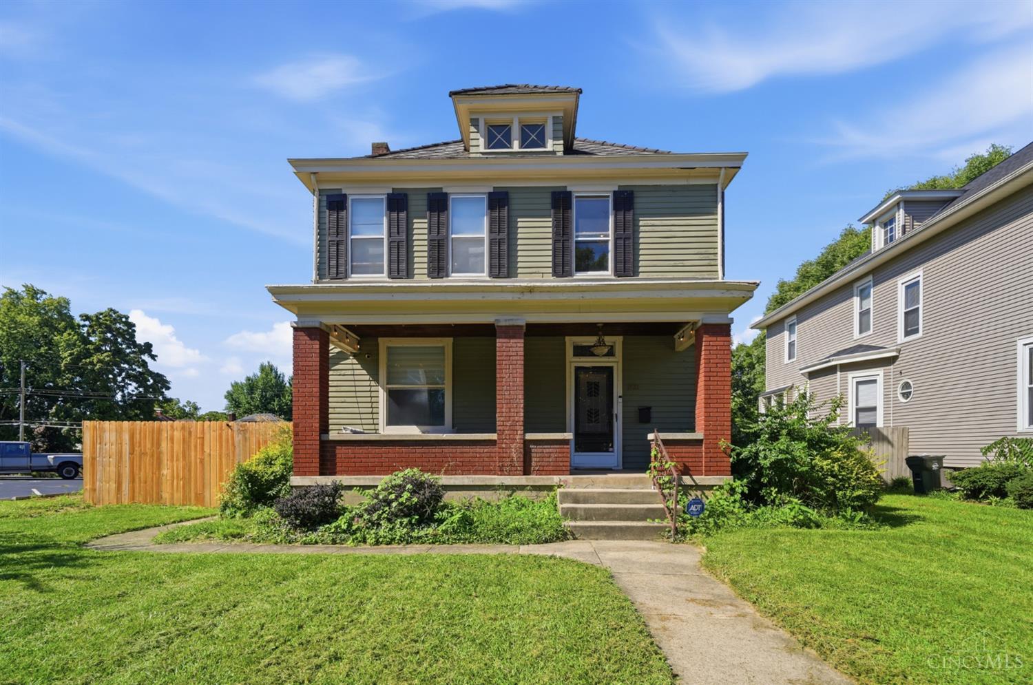 821 Park Avenue Property Photo 1