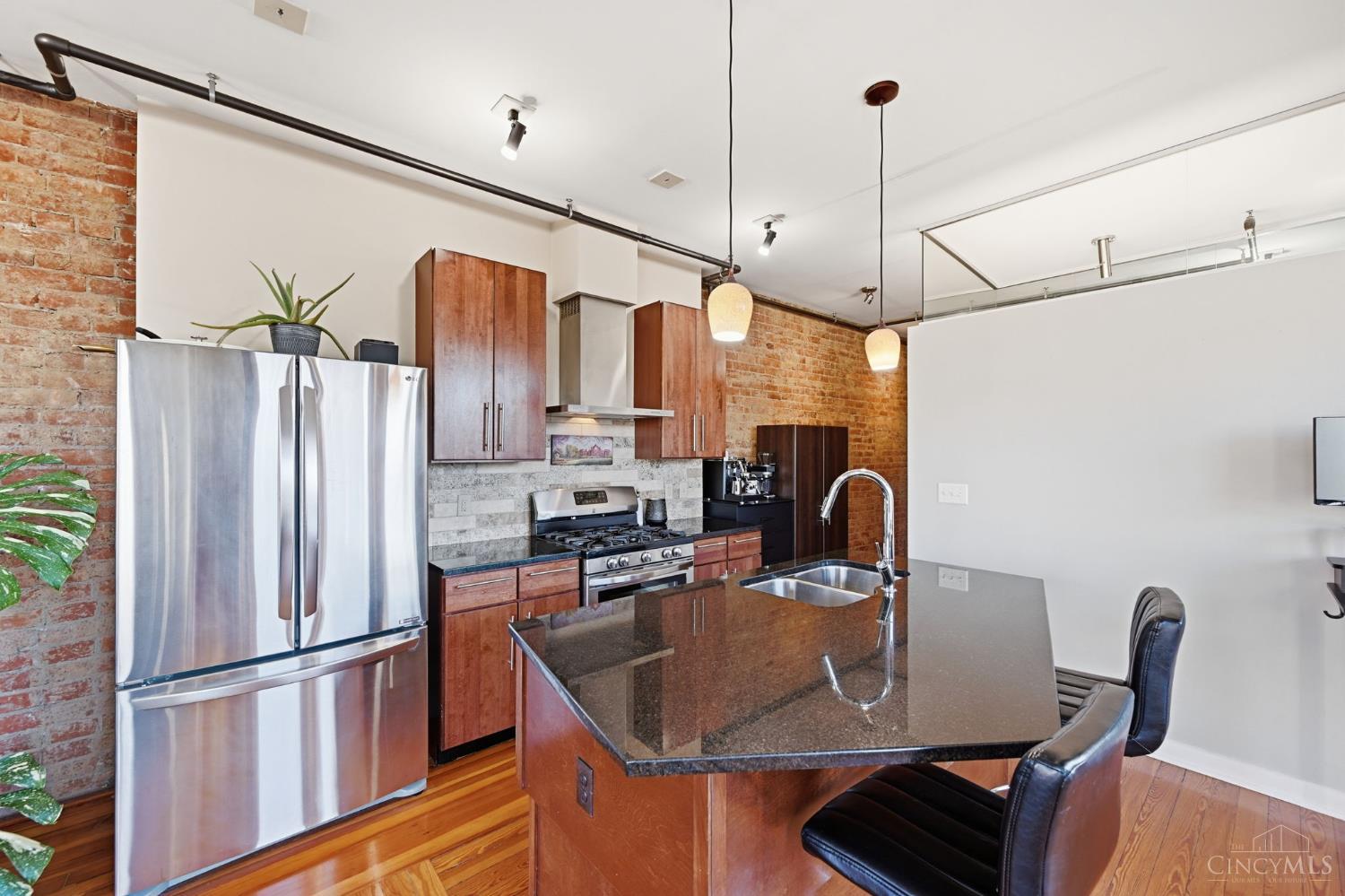 1237 Vine Property Photo 6