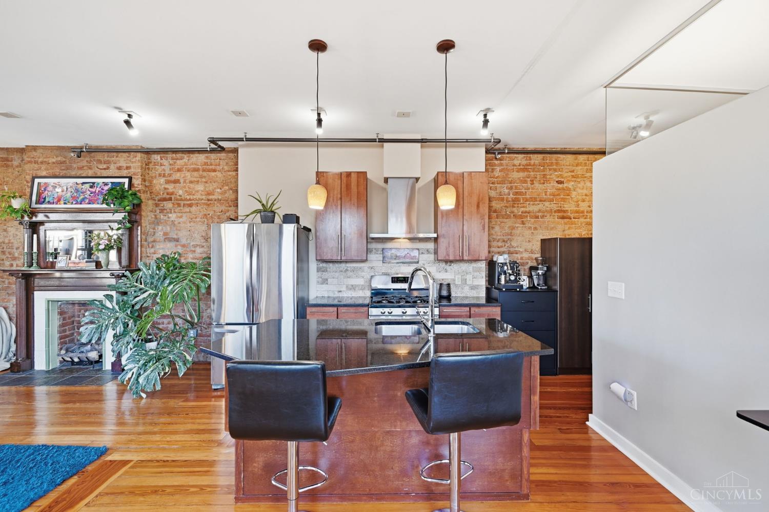 1237 Vine Property Photo 8