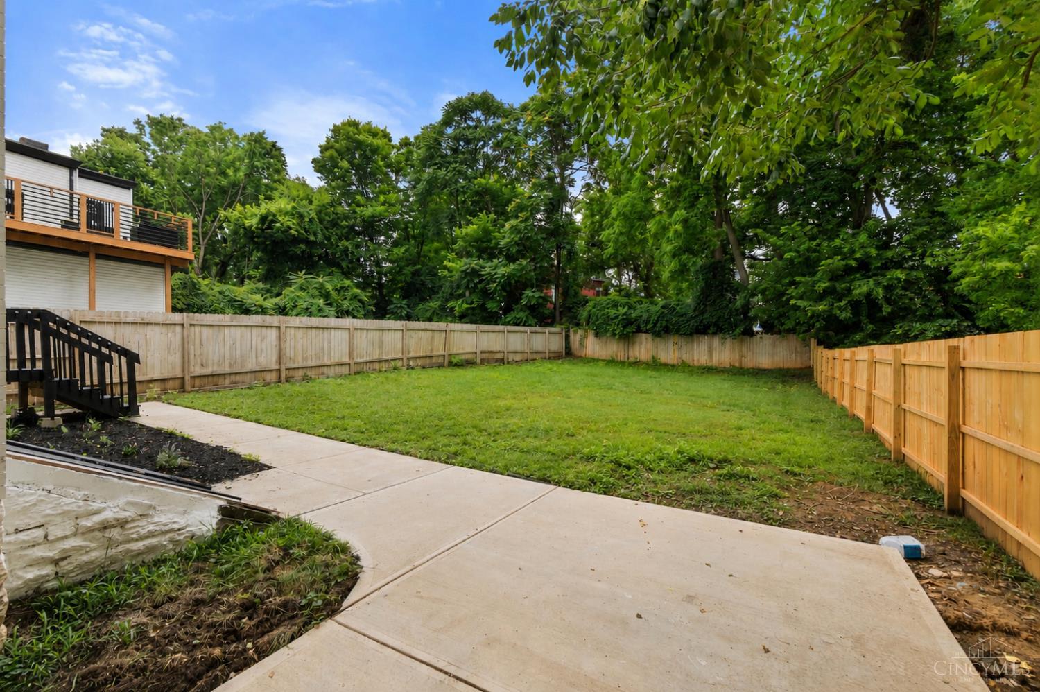 1860 Kinney Avenue Property Photo 33