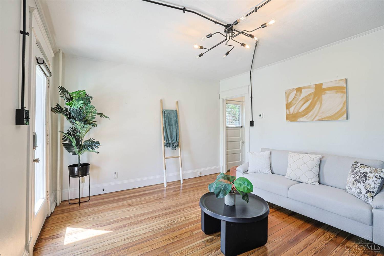 3639 Columbus Avenue Property Photo 8