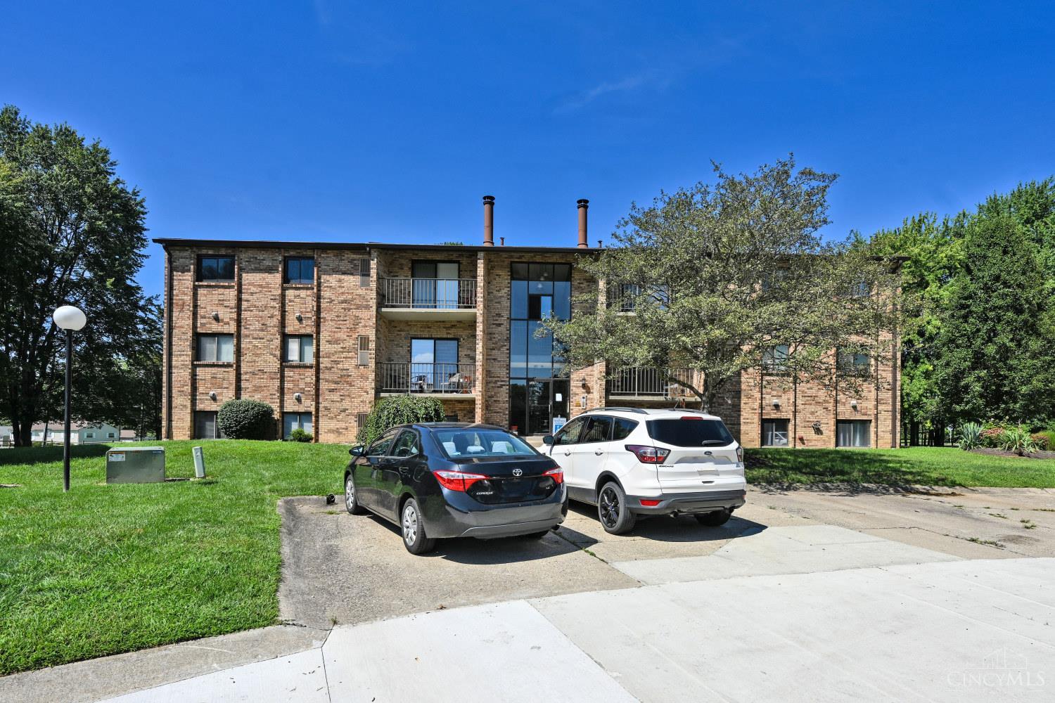 539 Davis Road Property Photo 1
