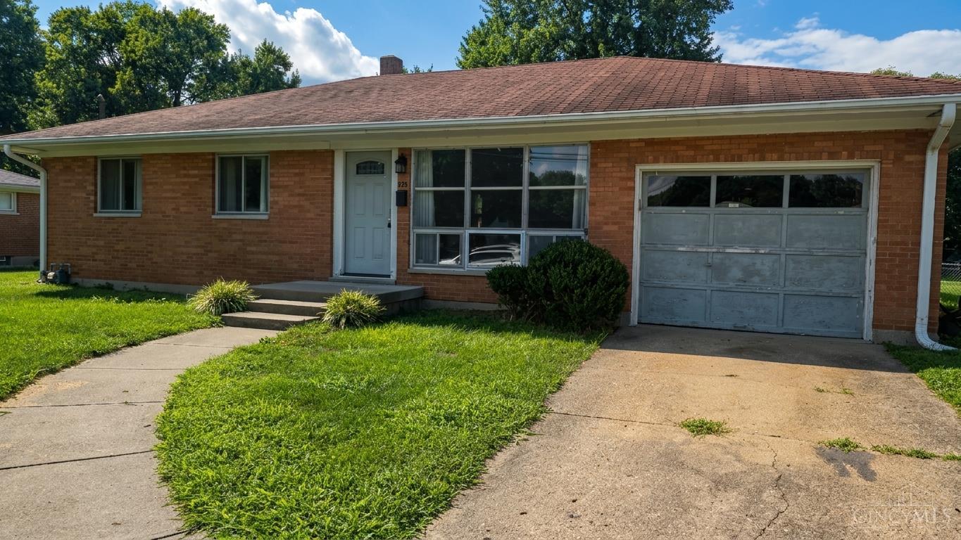 938 Hicks Boulevard Property Photo 2