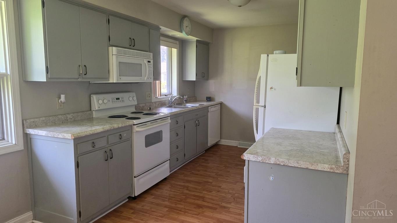 938 Hicks Boulevard Property Photo 7