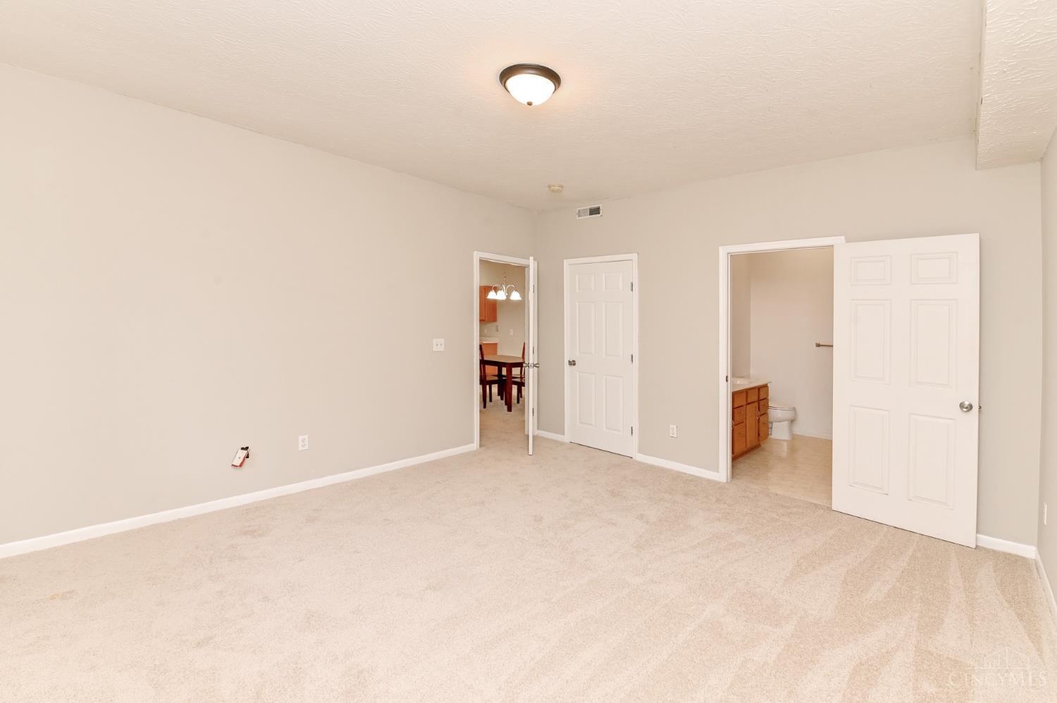 4240 Endeavor Drive Property Photo 13