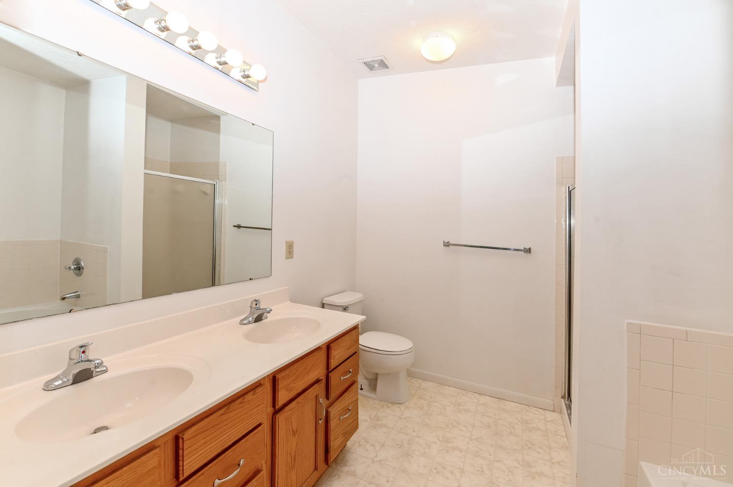 4240 Endeavor Drive Property Photo 15