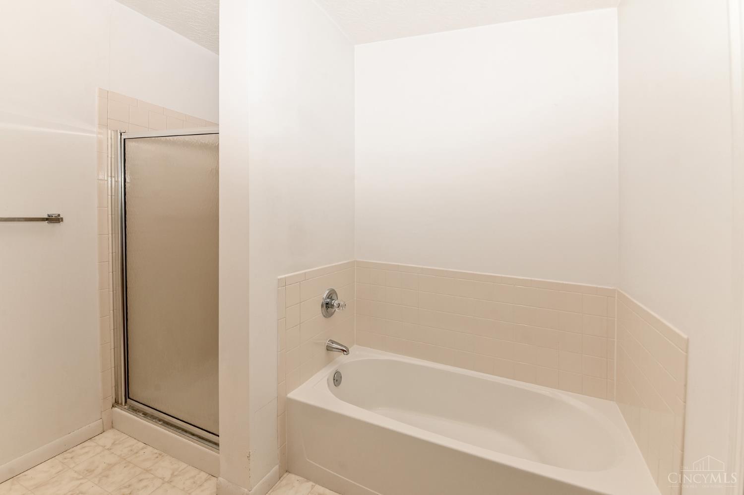 4240 Endeavor Drive Property Photo 16