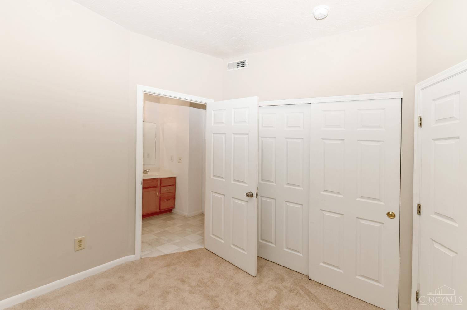 4240 Endeavor Drive Property Photo 18