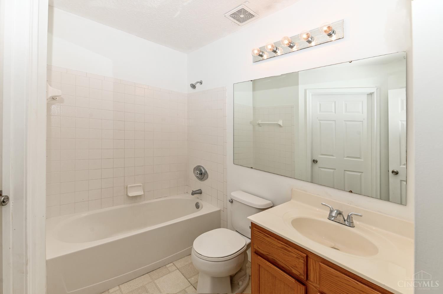 4240 Endeavor Drive Property Photo 20