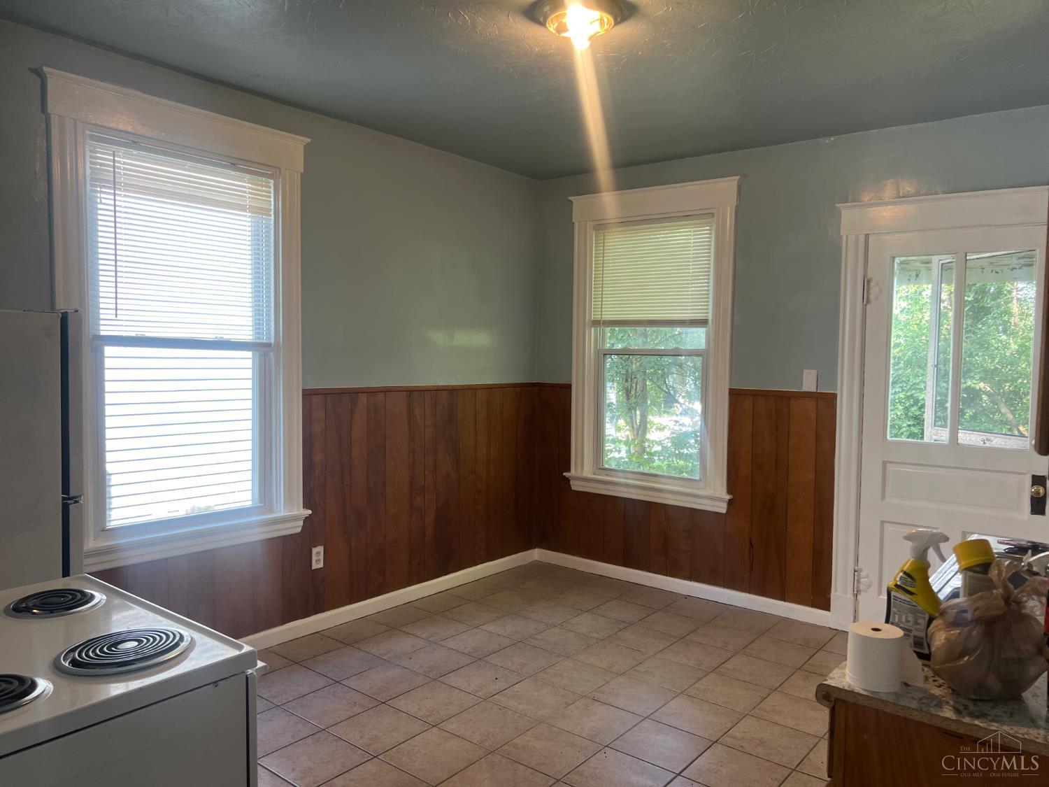 1274 Ross Avenue Property Photo 6
