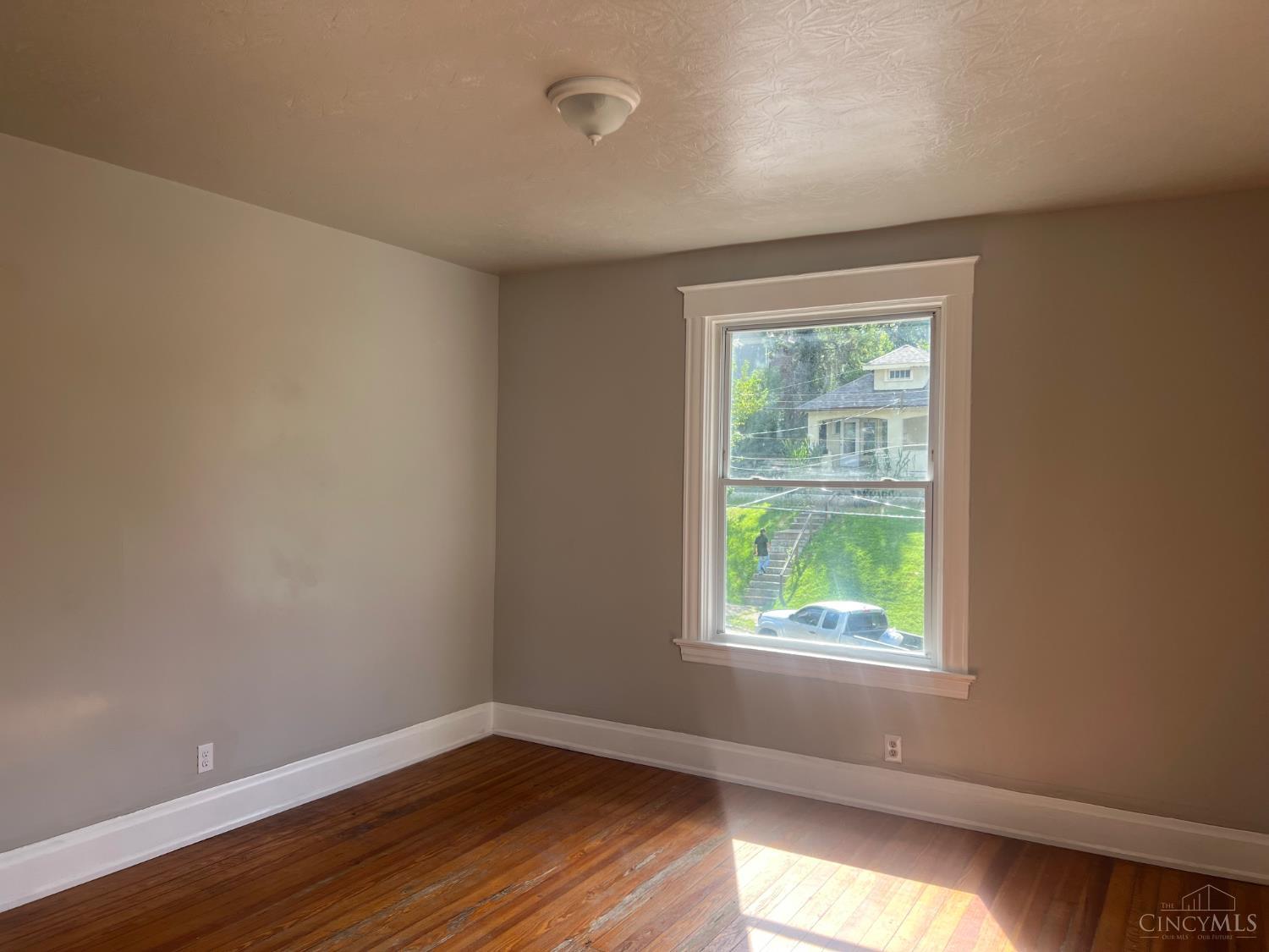 1274 Ross Avenue Property Photo 10